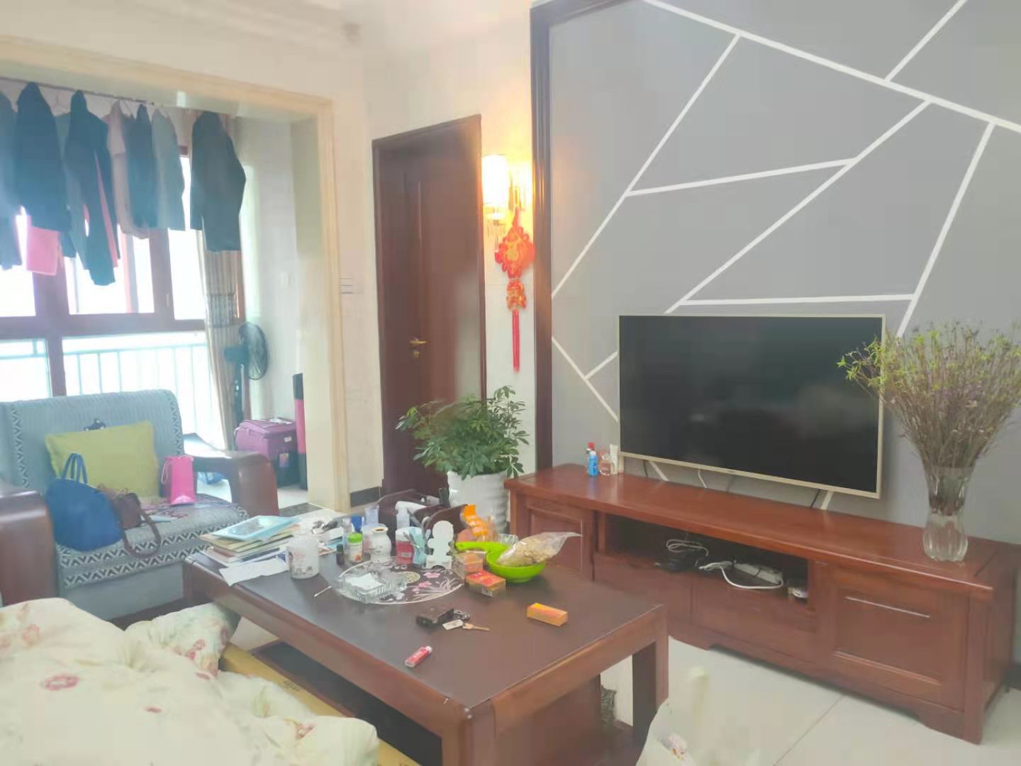 恒大绿洲 2室2厅1卫 78.0万 恒大绿洲 2室2厅1卫 78.0万客厅