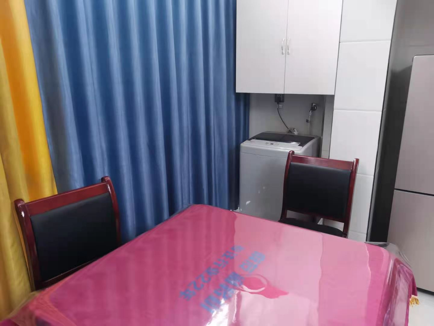 香格里拉 2室2厅1卫 1700.0元/月 香格里拉 2室2厅1卫 1700.0元/月室内图