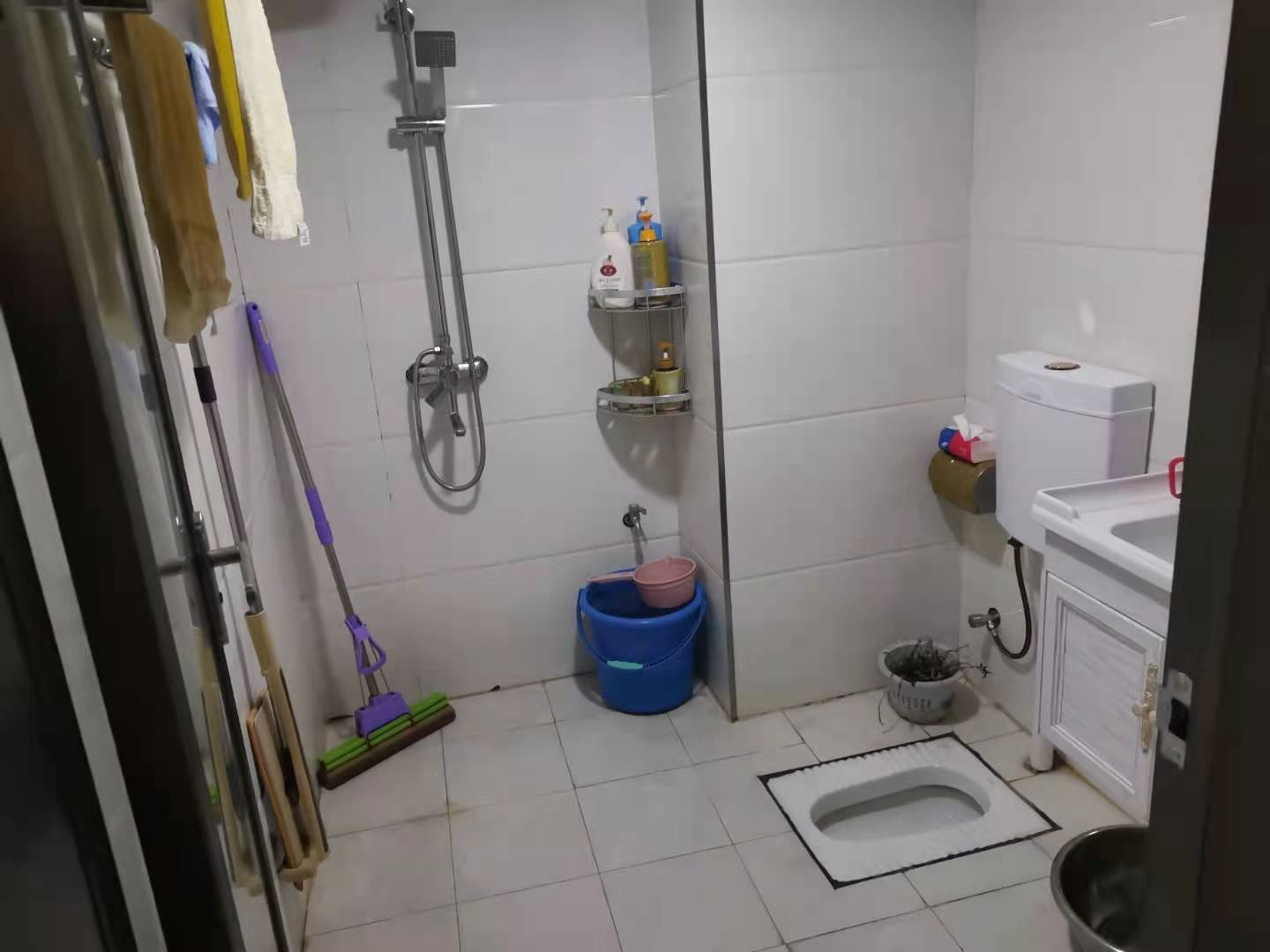 香格里拉 2室2厅1卫 1700.0元/月 香格里拉 2室2厅1卫 1700.0元/月室内图