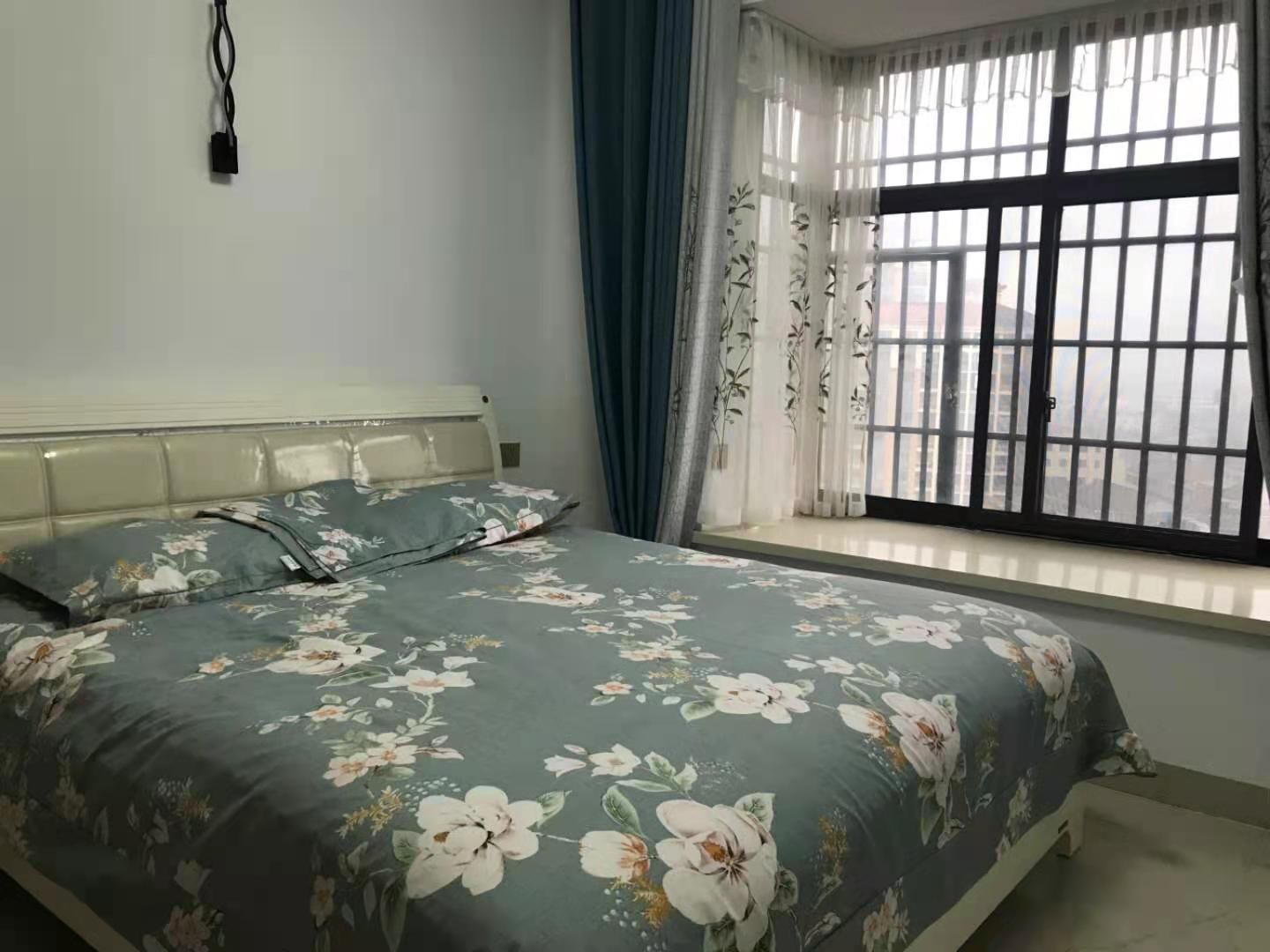 奥地利春天  3室2厅2卫   88.00万卧室