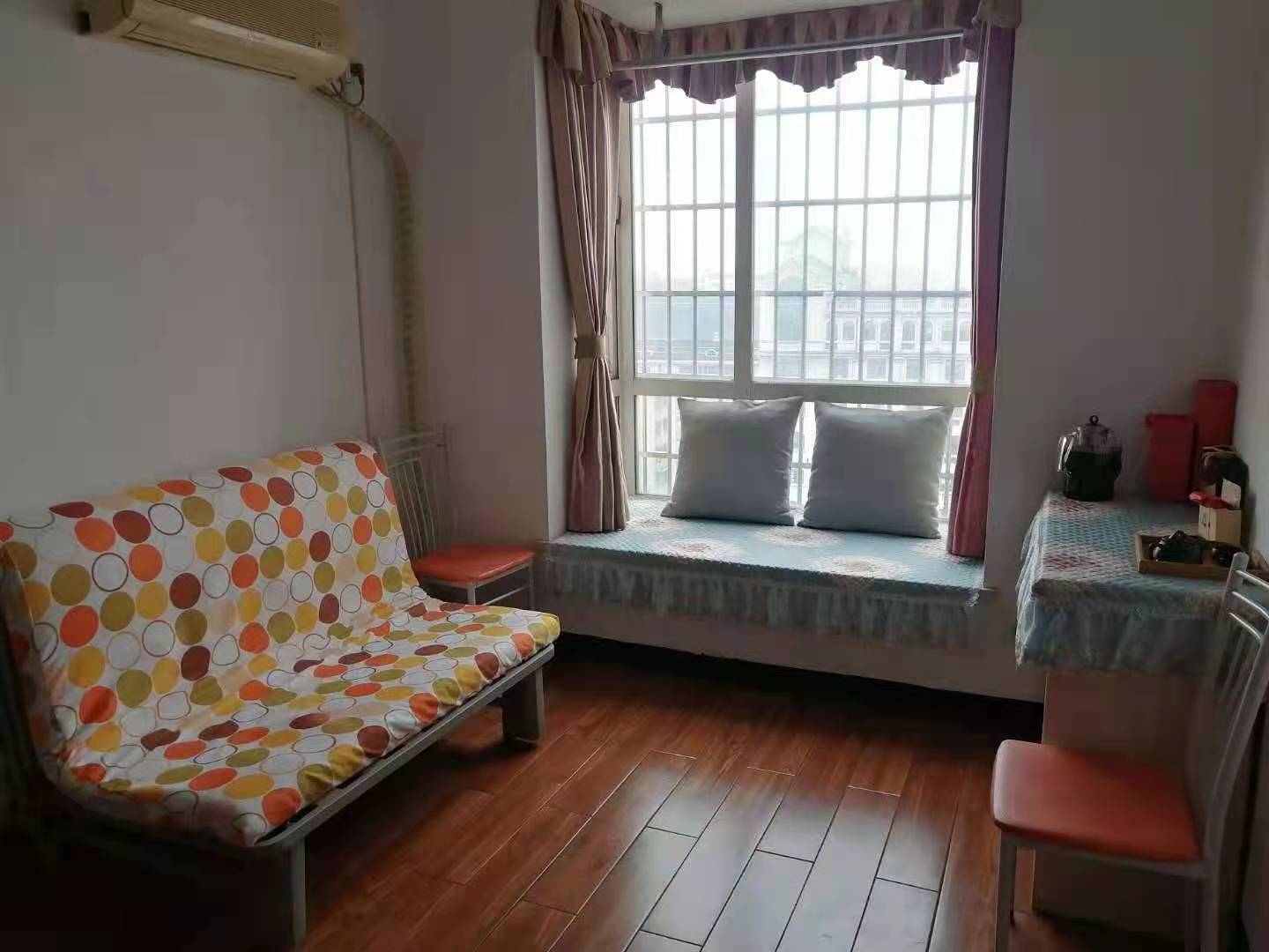 鸿泰国际 1室2厅1卫 1400.0元/月 鸿泰国际 1室2厅1卫 1400.0元/月室内图