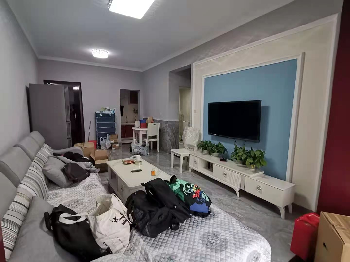 南湖春天  2室1厅1卫    2000.0元/月 南湖春天  2室1厅1卫    2000.0元/月室内图