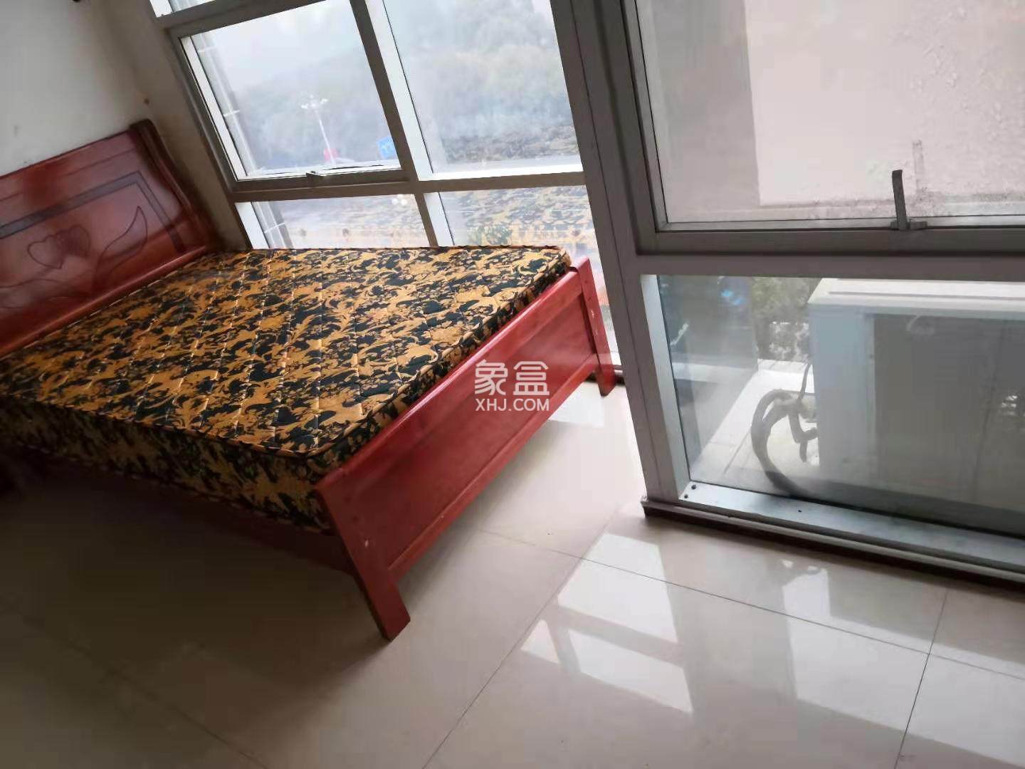 太古城  3室2厅1卫   1800.00元/月