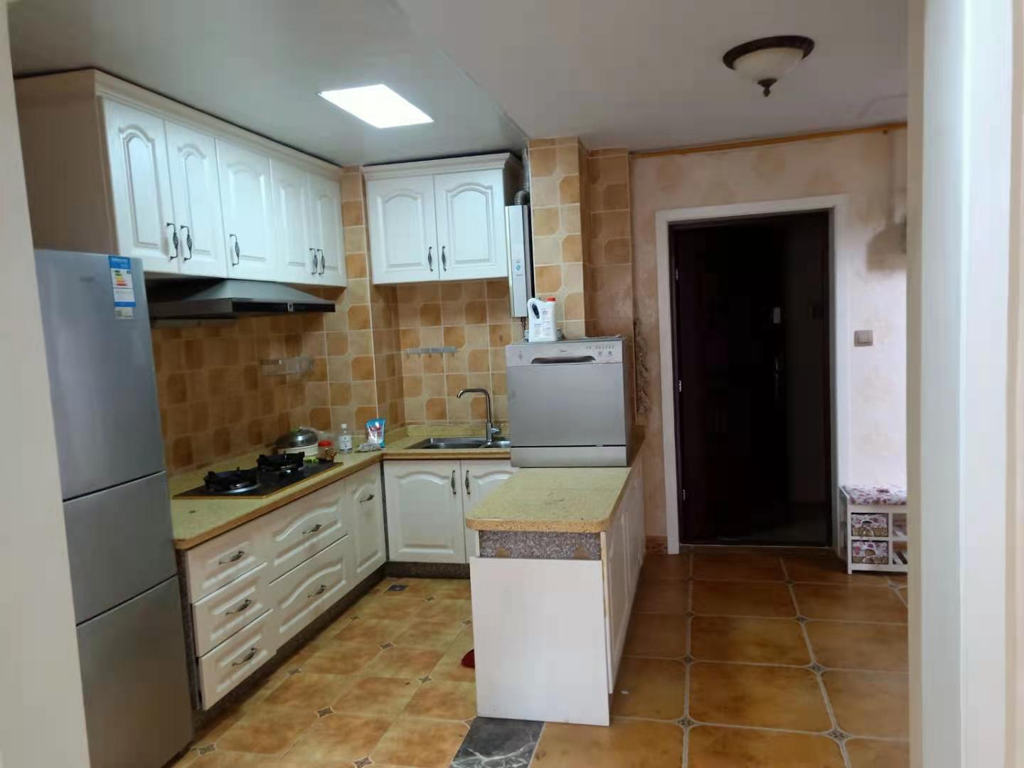 南湖世纪 2室1厅1卫 2600.0元/月 南湖世纪 2室1厅1卫 2600.0元/月室内图