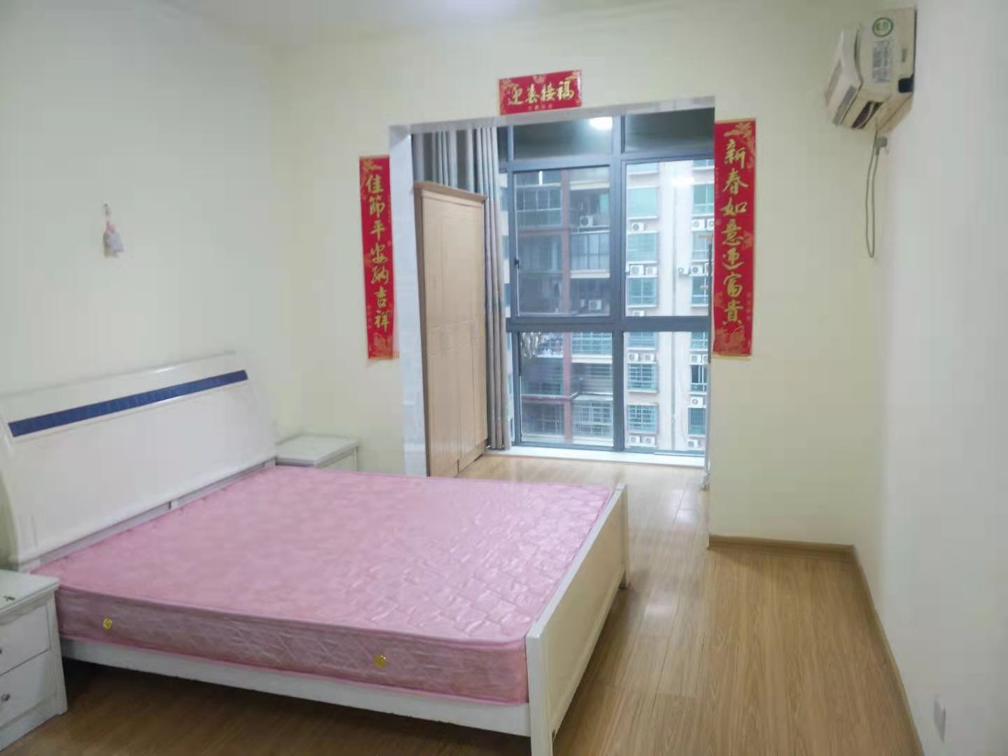 鹏利广场  1室1厅1卫    1300.0元/月 鹏利广场  1室1厅1卫    1300.0元/月室内图