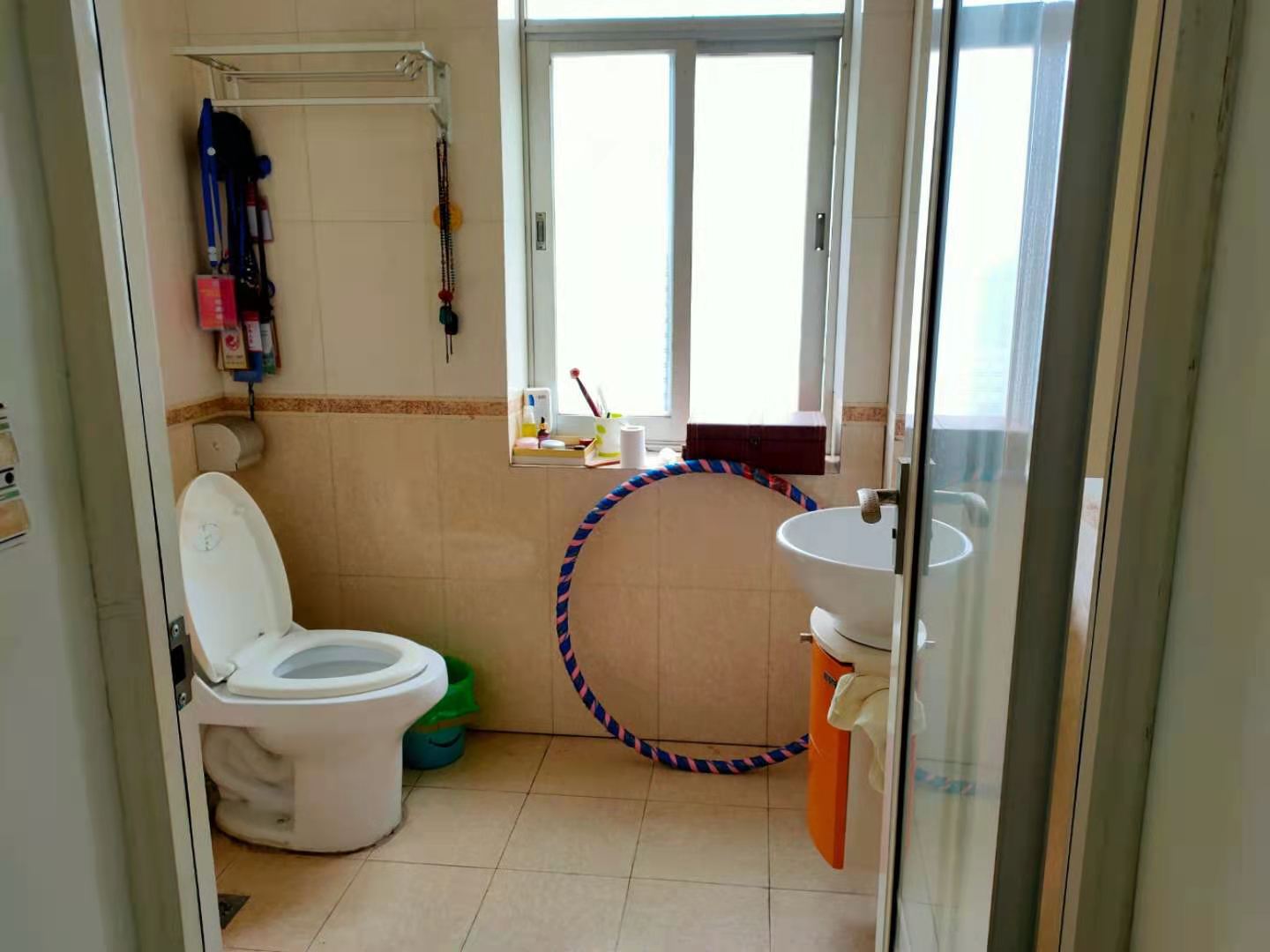 益阳市水务局家属楼  4室2厅2卫    88.8万客厅