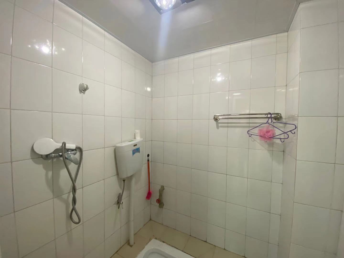 南湖春天 1室1厅1卫 1400.0元/月 南湖春天 1室1厅1卫 1400.0元/月室内图