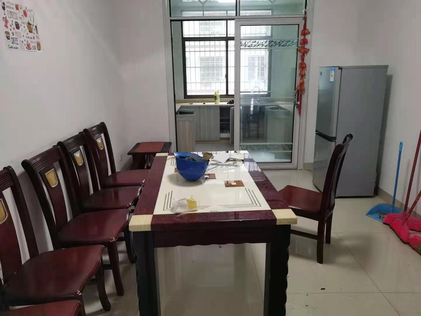 羊舞岭小区 3室2厅2卫 1700.0元/月 羊舞岭小区 3室2厅2卫 1700.0元/月室内图