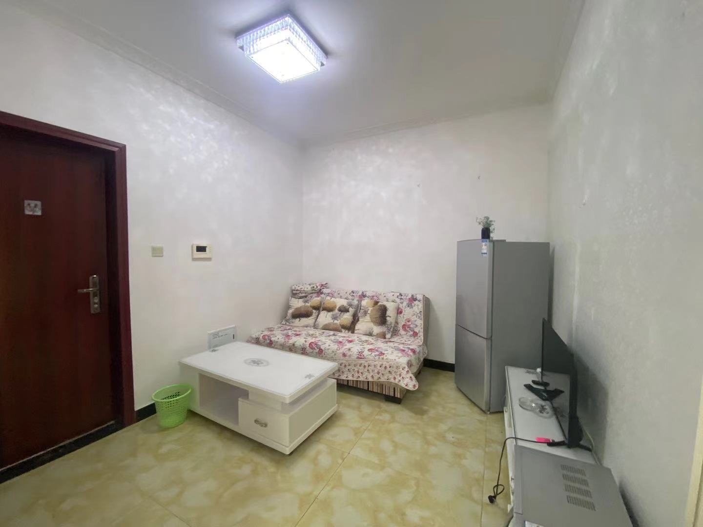 南湖春天 1室1厅1卫 1400.0元/月 南湖春天 1室1厅1卫 1400.0元/月室内图