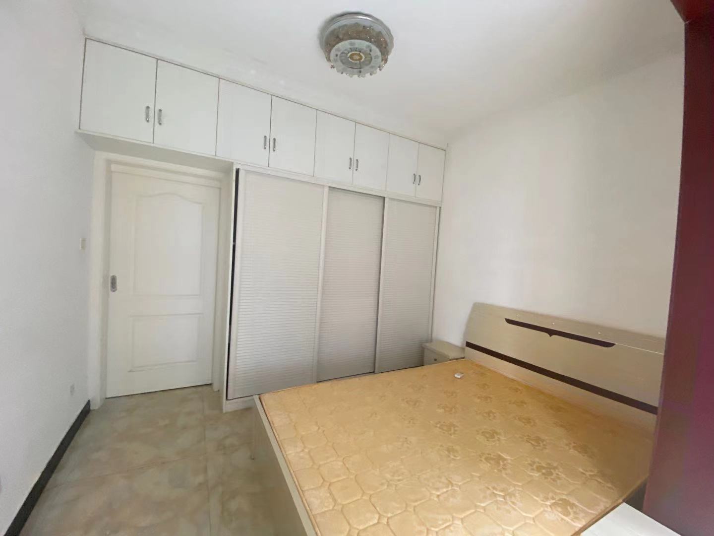 南湖春天 1室1厅1卫 1400.0元/月 南湖春天 1室1厅1卫 1400.0元/月室内图