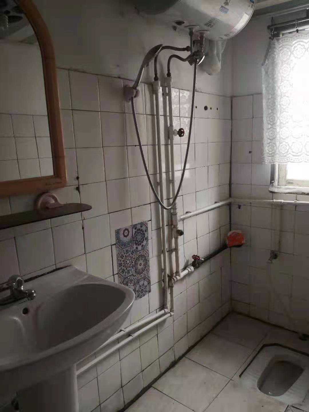 601红卫村  2室1厅1卫   800.00元/月室内图