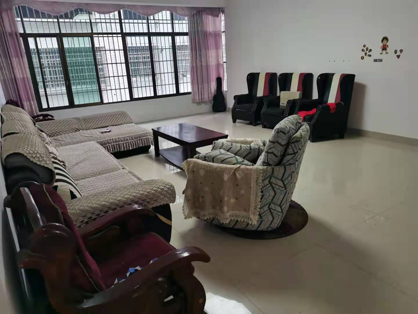 羊舞岭小区 3室2厅2卫 1700.0元/月 羊舞岭小区 3室2厅2卫 1700.0元/月户型图