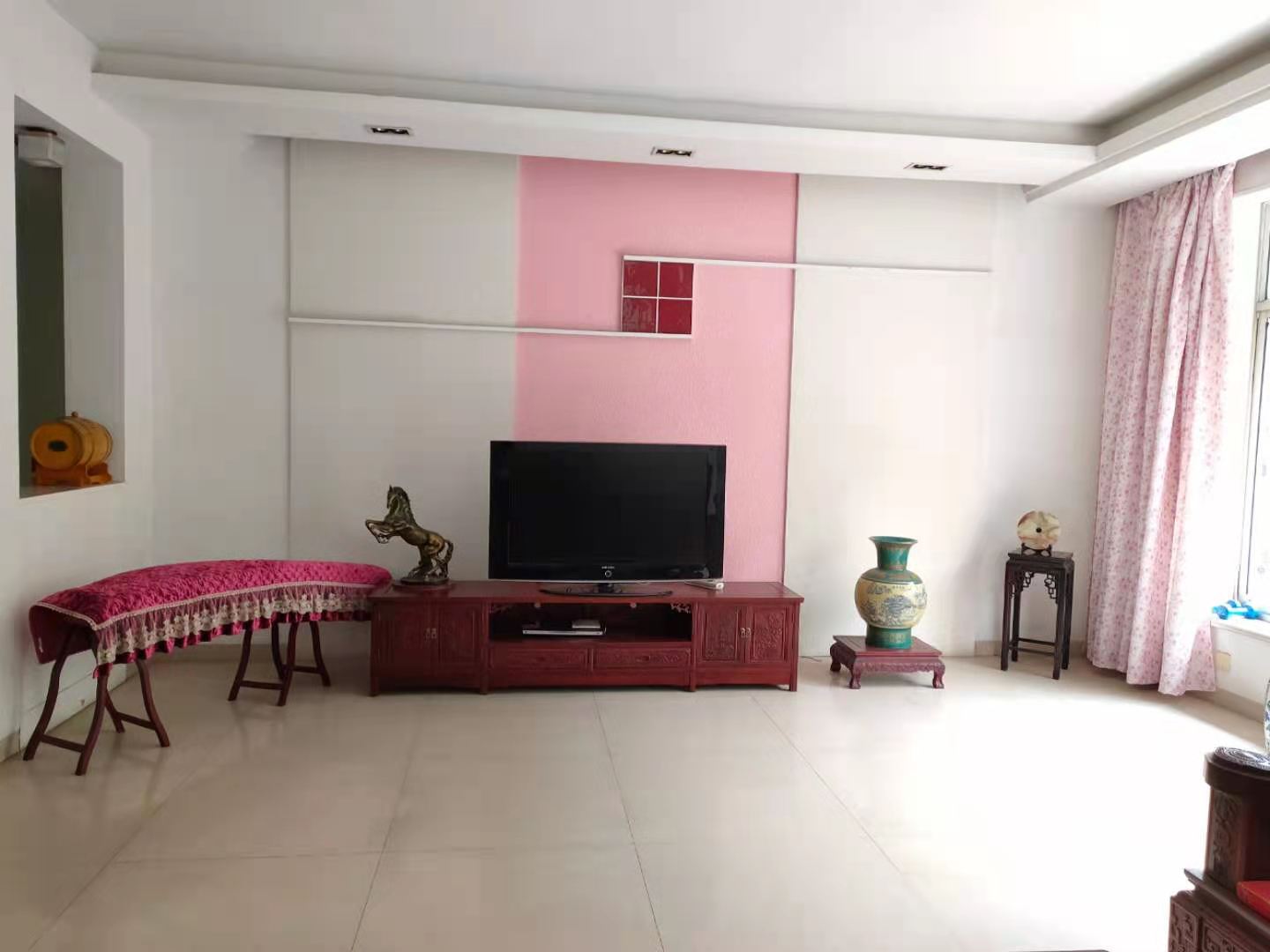 益阳市水务局家属楼  4室2厅2卫    88.8万客厅