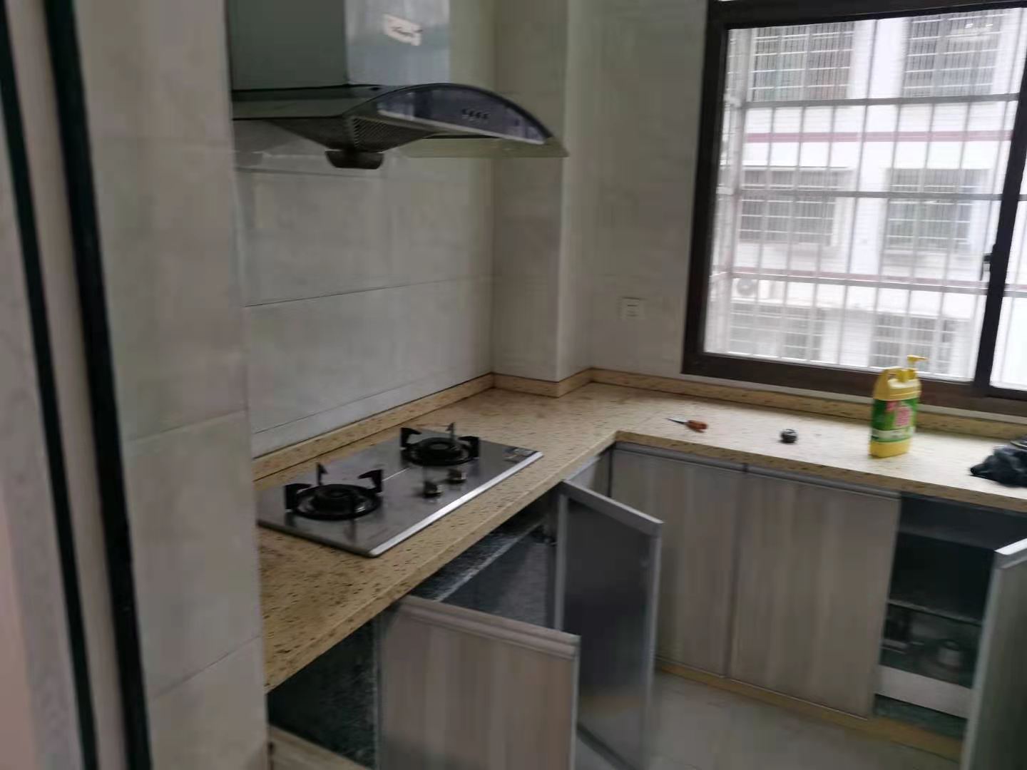 羊舞岭小区 3室2厅2卫 1700.0元/月 羊舞岭小区 3室2厅2卫 1700.0元/月室内图