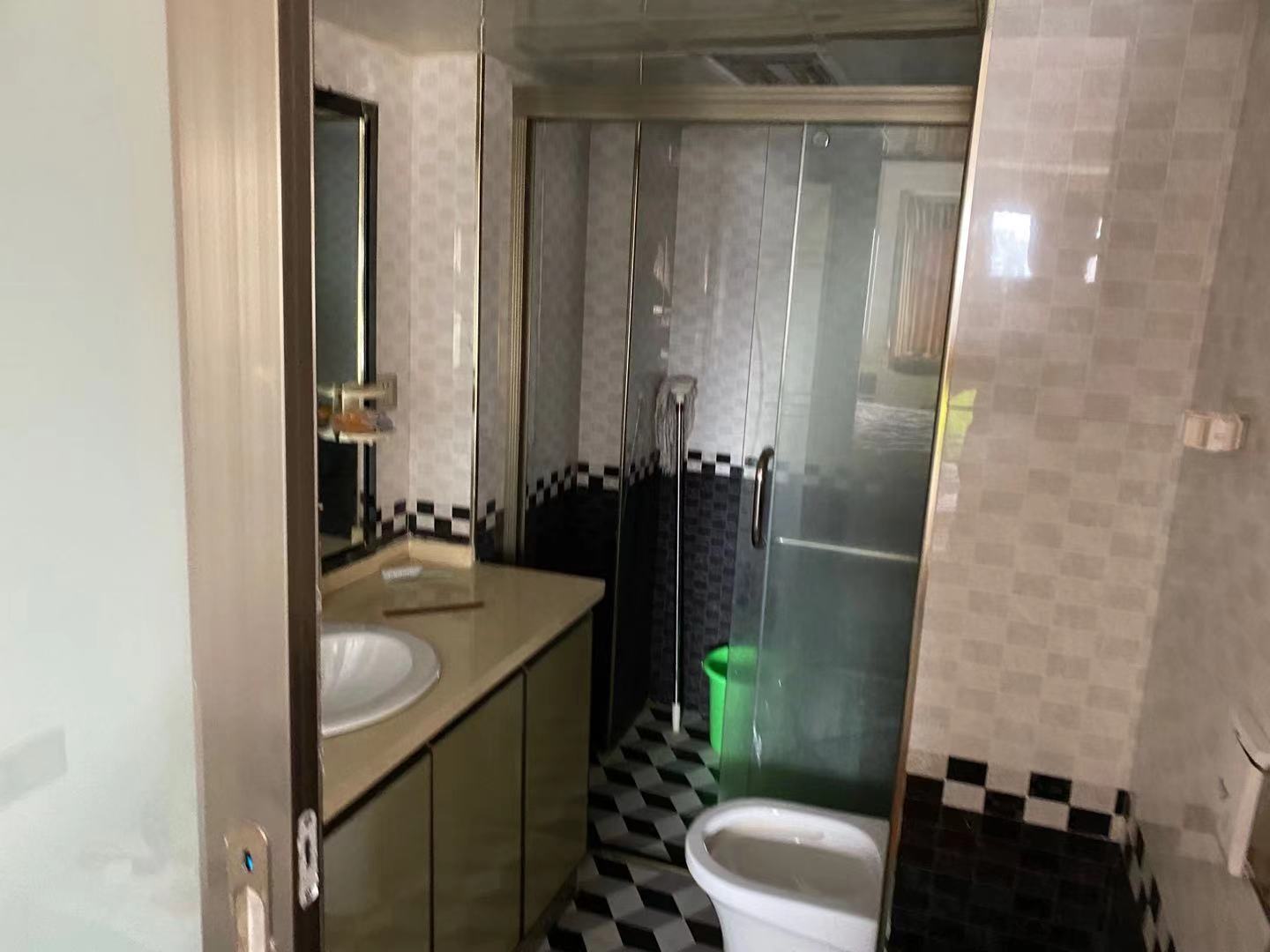 书香名邸一期 1室1厅1卫 39.8万 书香名邸一期 1室1厅1卫 39.8万卫生间