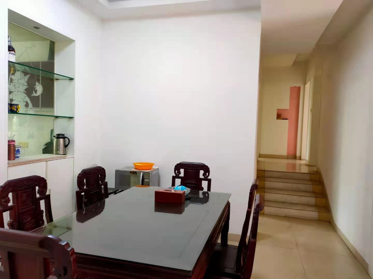 益阳市水务局家属楼  4室2厅2卫    88.8万客厅