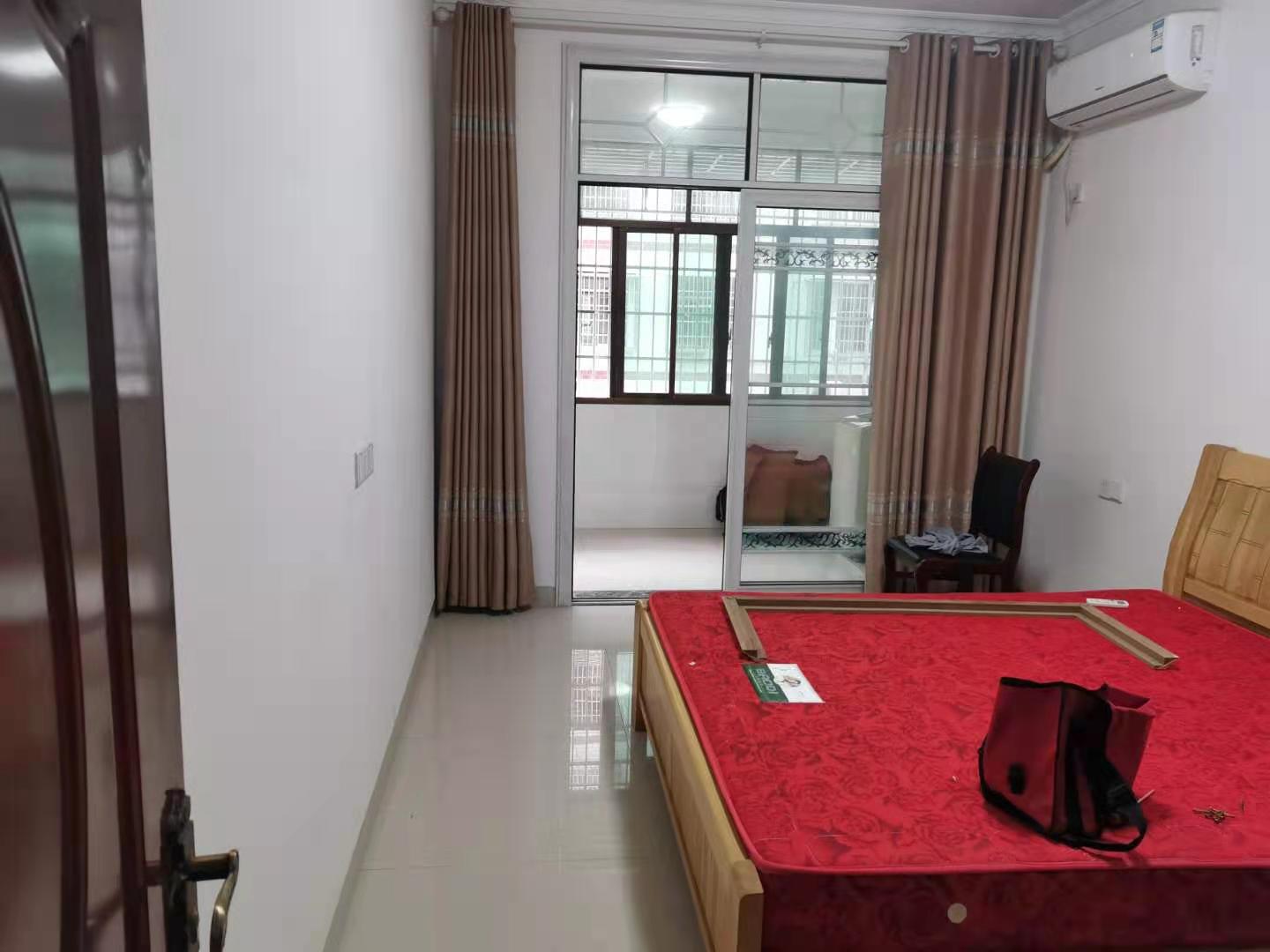 羊舞岭小区 3室2厅2卫 1700.0元/月 羊舞岭小区 3室2厅2卫 1700.0元/月室内图