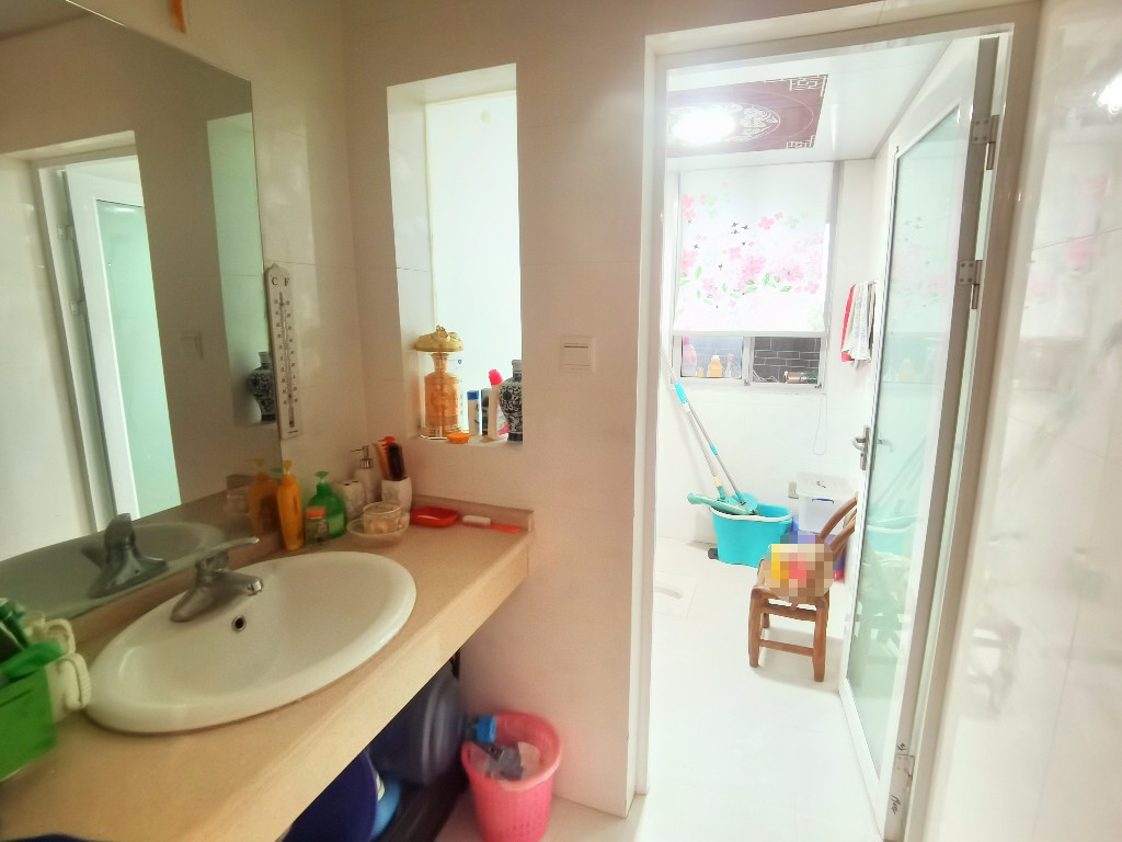 伟大国际 4室2厅2卫 108.0万 伟大国际 4室2厅2卫 108.0万客厅