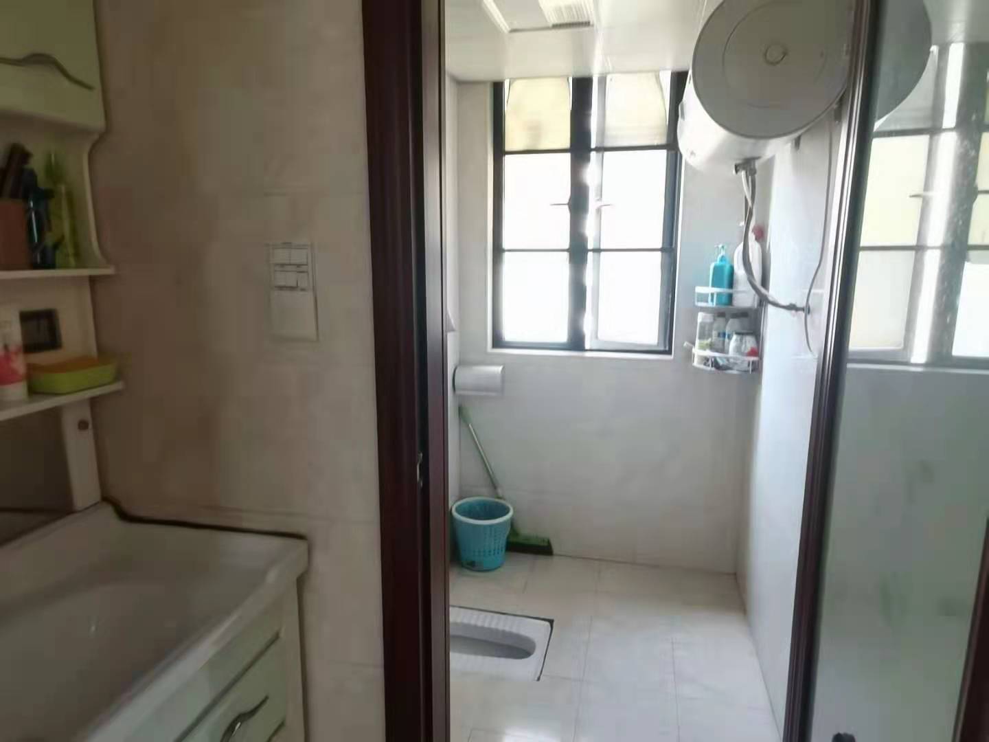 岭秀天下  3室2厅2卫    75.0万 岭秀天下  3室2厅2卫    75.0万客厅