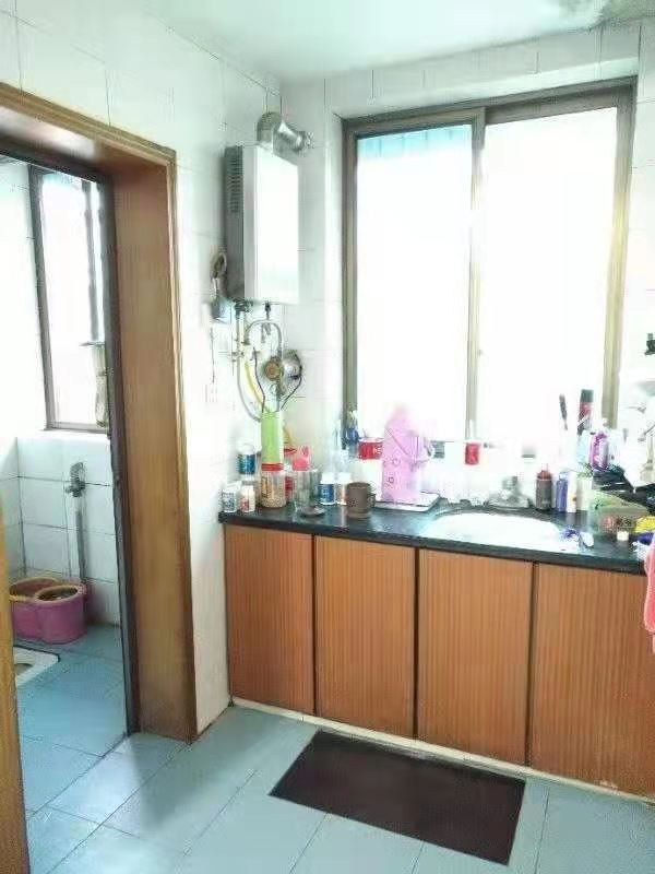 金华苑  3室2厅2卫    55.0万卧室