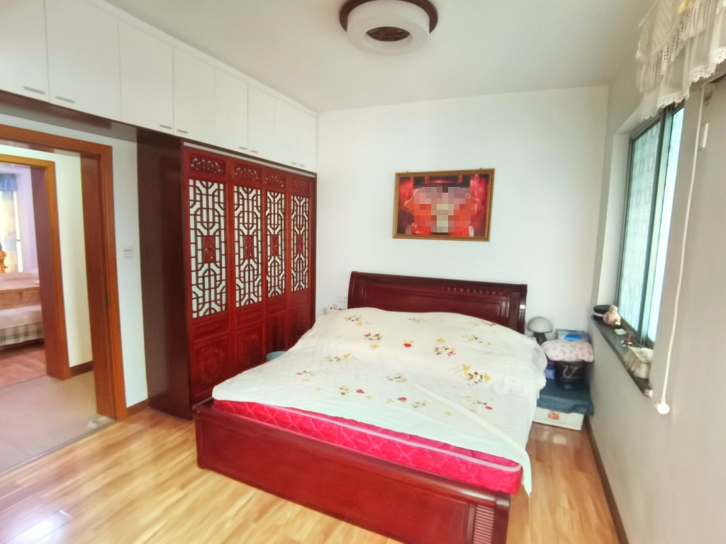 伟大国际 4室2厅2卫 108.0万 伟大国际 4室2厅2卫 108.0万客厅