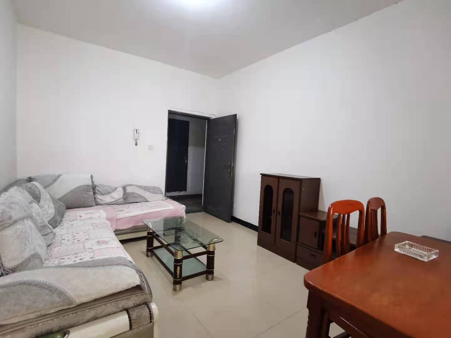 南湖锦苑 1室1厅1卫 1700.0元/月 南湖锦苑 1室1厅1卫 1700.0元/月室内图