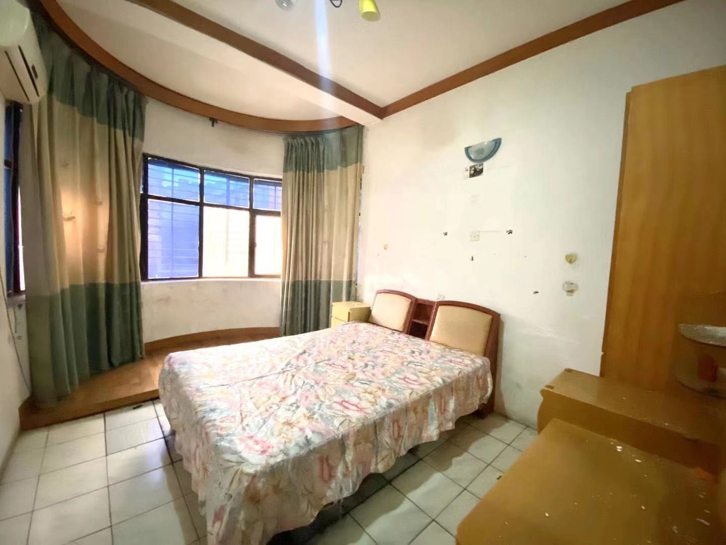 体育花园  3室2厅1卫   1000.00元/月室内图