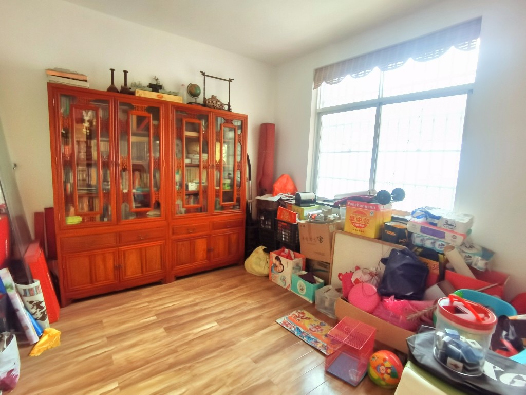 伟大国际 4室2厅2卫 108.0万 伟大国际 4室2厅2卫 108.0万客厅