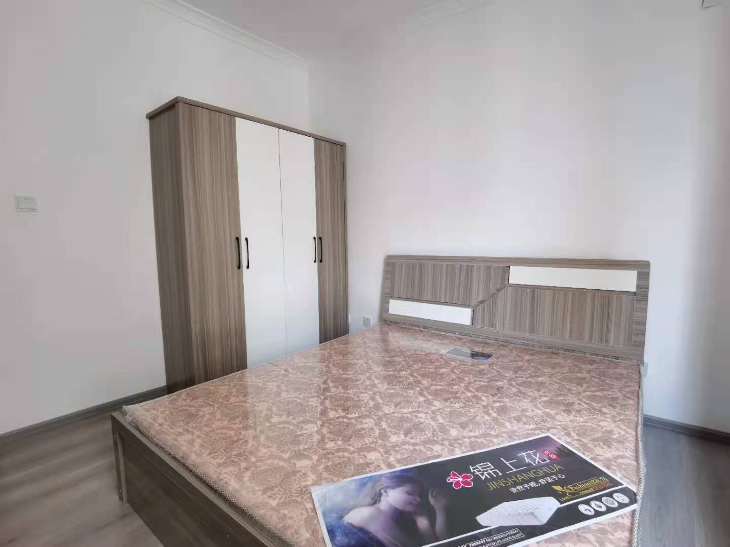 南湖锦苑 2室2厅1卫 2000.0元/月 南湖锦苑 2室2厅1卫 2000.0元/月室内图