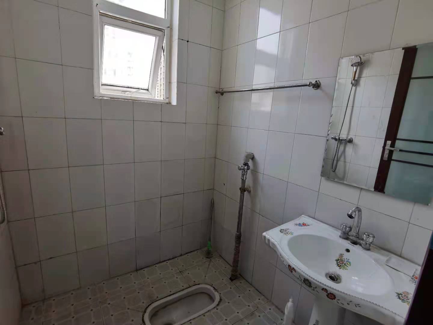 南湖锦苑 2室2厅1卫 2000.0元/月 南湖锦苑 2室2厅1卫 2000.0元/月室内图