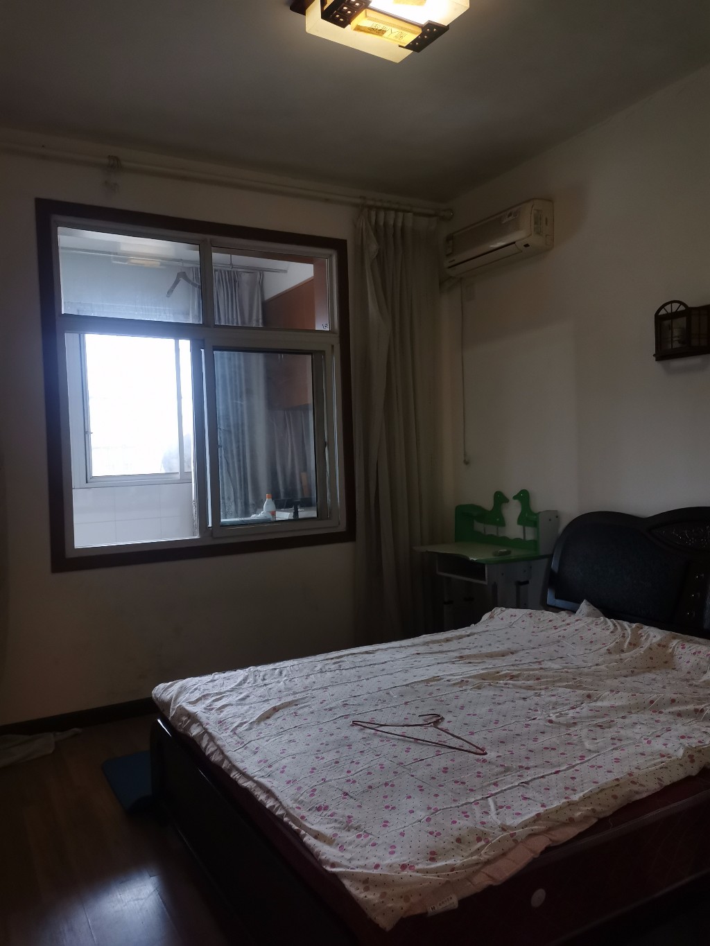 南岳岭 3室2厅1卫 1500.0元/月 南岳岭 3室2厅1卫 1500.0元/月室内图