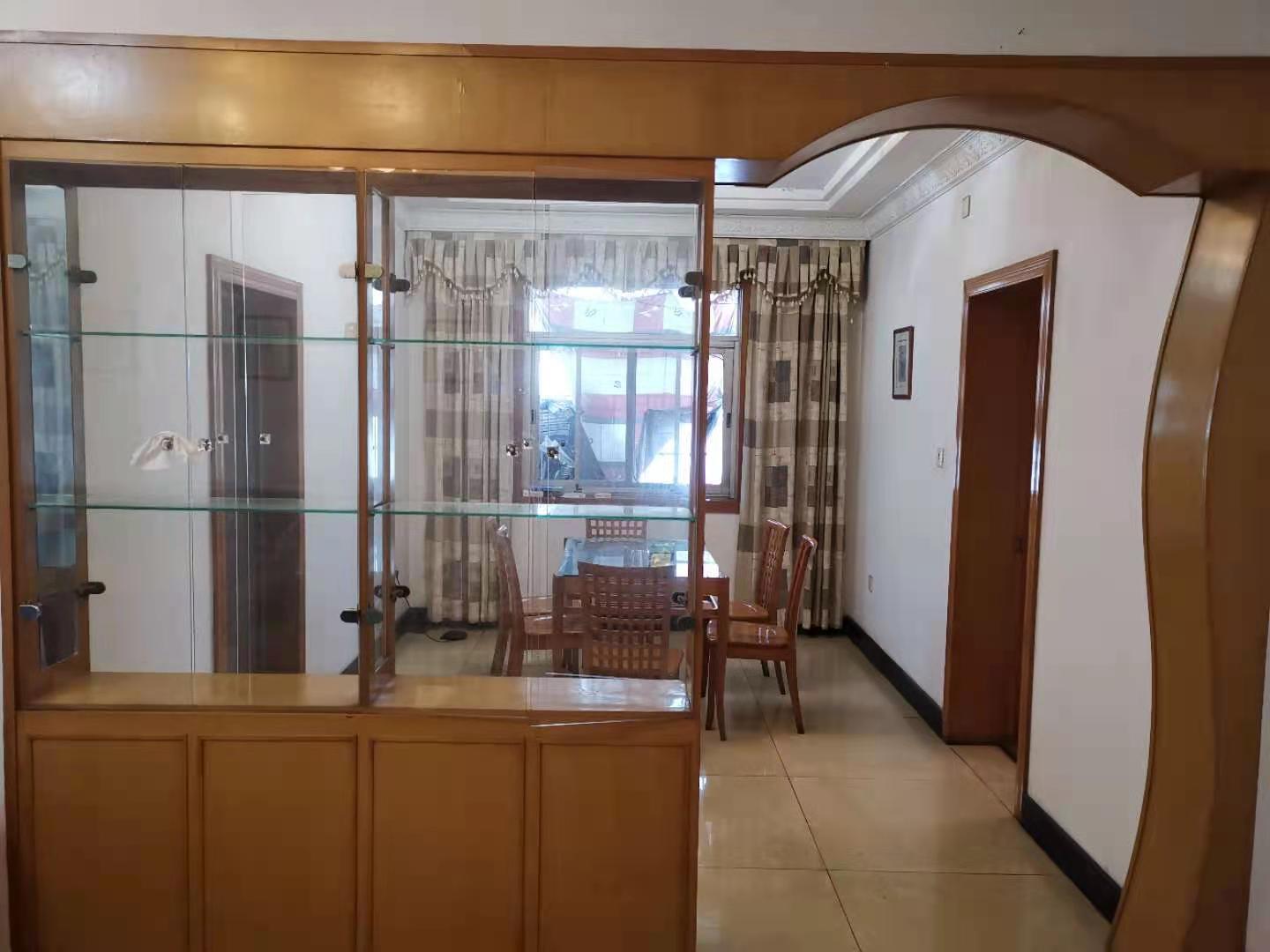 市建小区 3室2厅2卫 1800.0元/月 市建小区 3室2厅2卫 1800.0元/月室内图