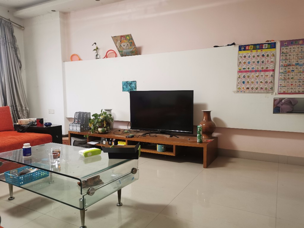 南岳岭 3室2厅1卫 1500.0元/月 南岳岭 3室2厅1卫 1500.0元/月室内图