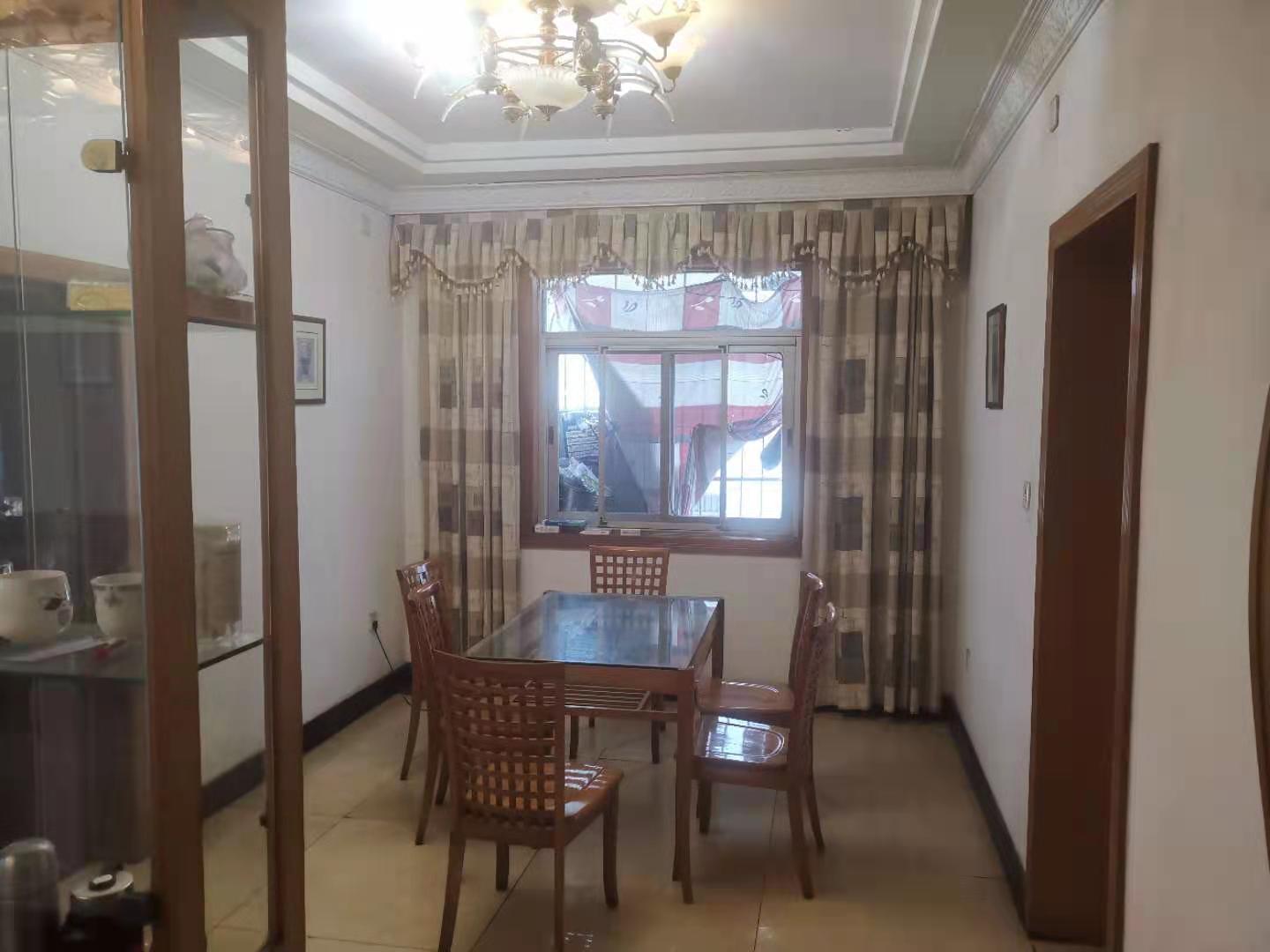 市建小区 3室2厅2卫 1800.0元/月 市建小区 3室2厅2卫 1800.0元/月室内图