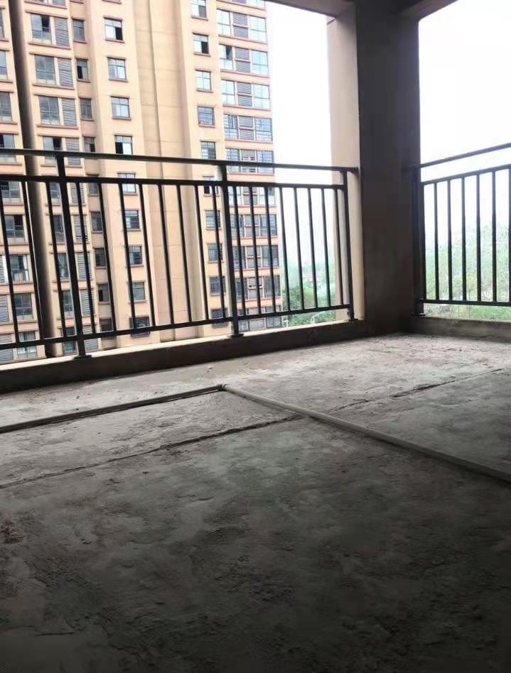 南坪花苑 3室2厅2卫 88.00万 南坪花苑 3室2厅2卫 88.00万客厅