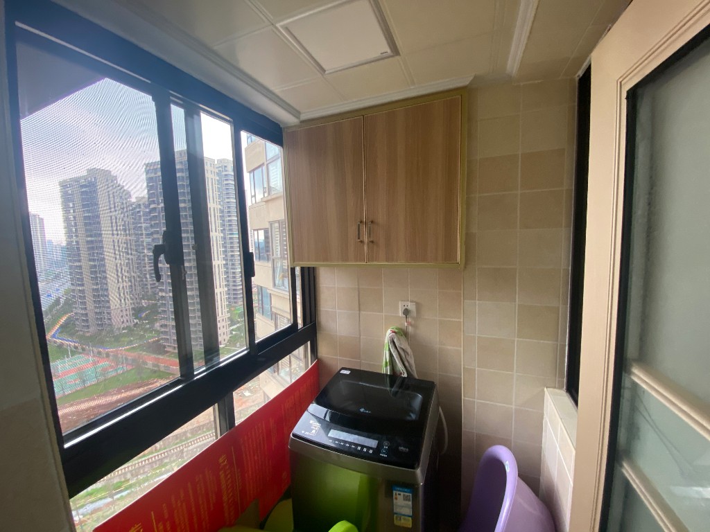 东部美的城 3室2厅1卫 75.0万 东部美的城 3室2厅1卫 75.0万客厅