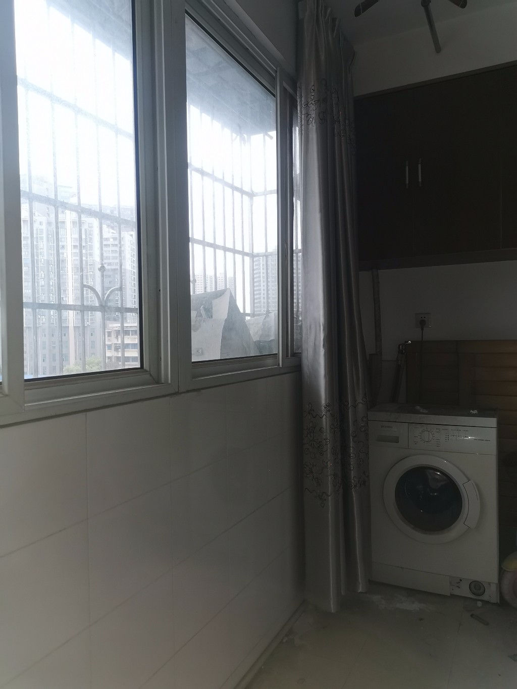 南岳岭 3室2厅1卫 1500.0元/月 南岳岭 3室2厅1卫 1500.0元/月室内图