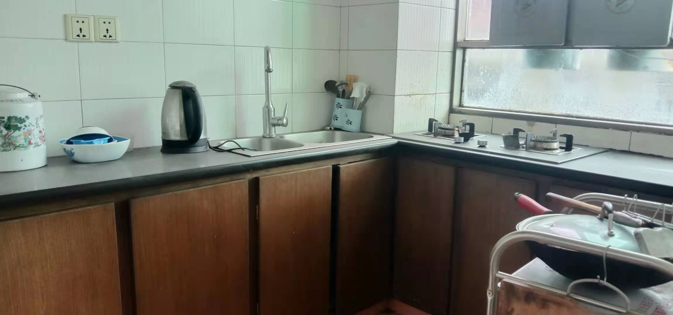 桂花园小区  3室2厅2卫    36.8万 桂花园小区  3室2厅2卫    36.8万客厅