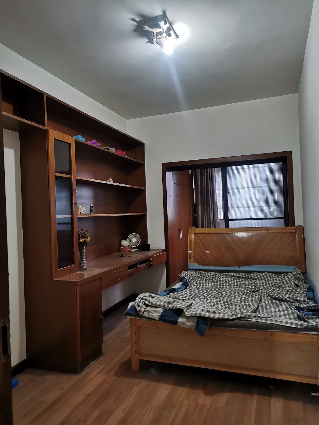 南岳岭 3室2厅1卫 1500.0元/月 南岳岭 3室2厅1卫 1500.0元/月室内图