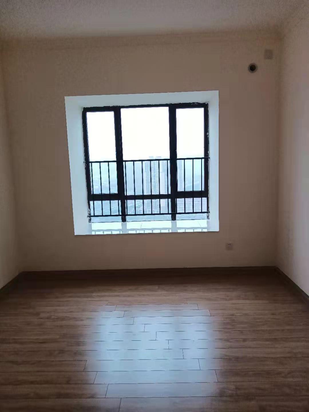 华耀碧桂园十里江湾天汇  3室2厅2卫    1700.0元/月 华耀碧桂园十里江湾天汇  3室2厅2卫    1700.0元/月室内图