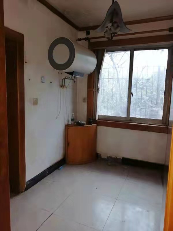 黄山中路散盘 3室2厅1卫 1500.0元/月 黄山中路散盘 3室2厅1卫 1500.0元/月室内图