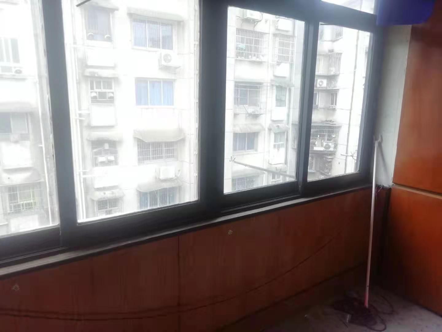 亭子塘 2室1厅1卫 600.0元/月 亭子塘 2室1厅1卫 600.0元/月室内图