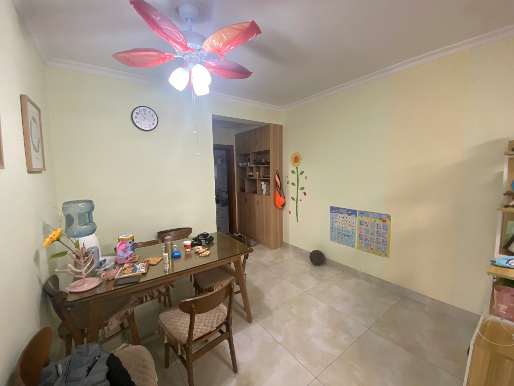 东部美的城 3室2厅1卫 75.0万 东部美的城 3室2厅1卫 75.0万客厅