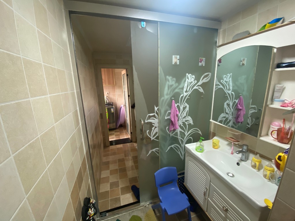 东部美的城 3室2厅1卫 75.0万 东部美的城 3室2厅1卫 75.0万客厅