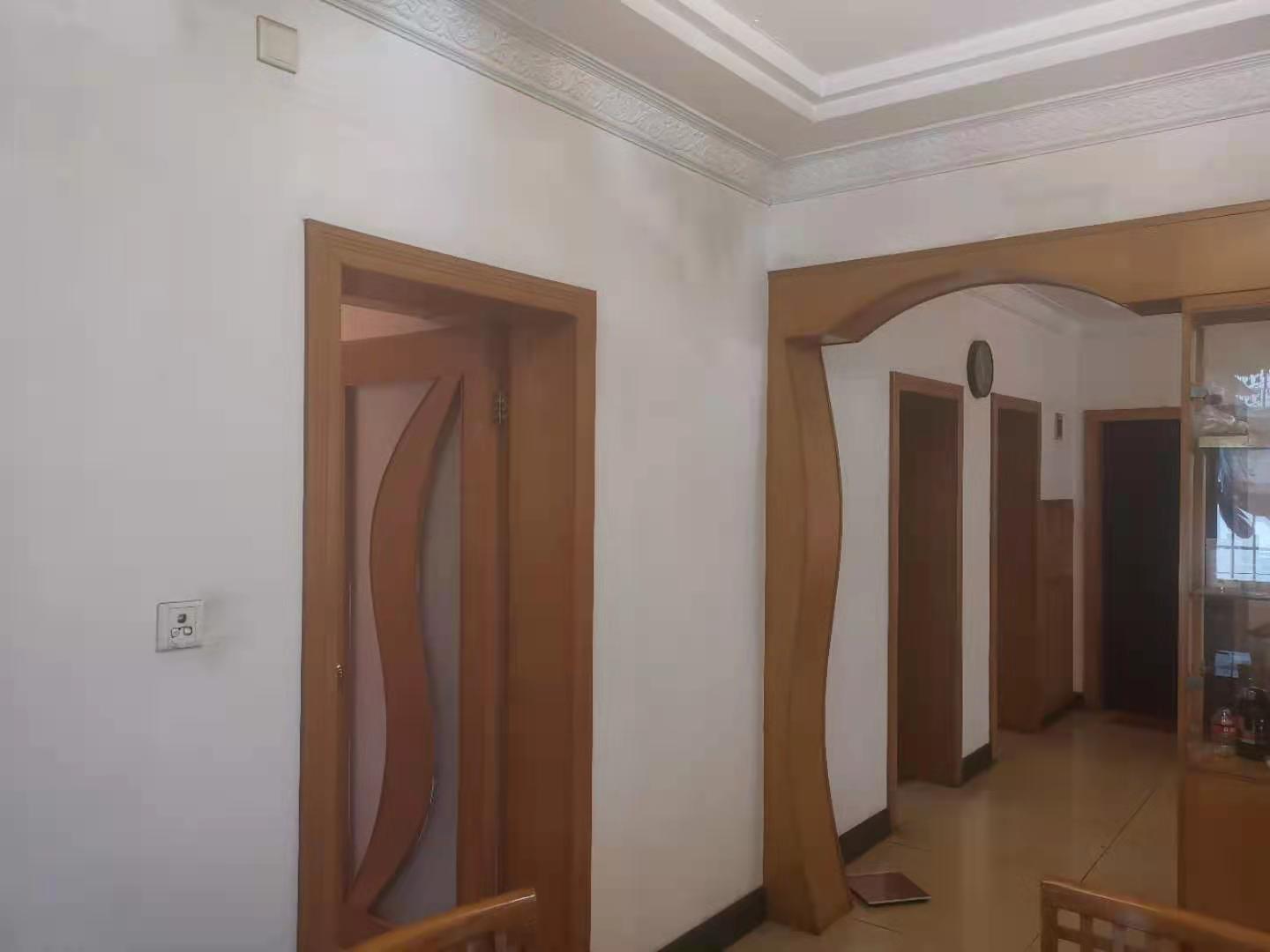 市建小区 3室2厅2卫 1800.0元/月 市建小区 3室2厅2卫 1800.0元/月室内图