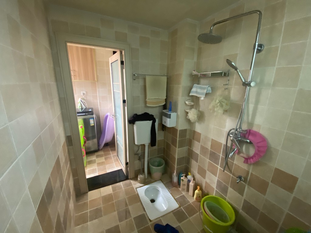 东部美的城 3室2厅1卫 75.0万 东部美的城 3室2厅1卫 75.0万客厅