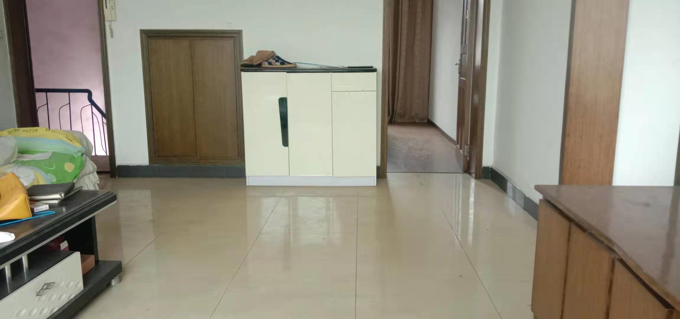 桂花园小区  3室2厅2卫    36.8万 桂花园小区  3室2厅2卫    36.8万客厅