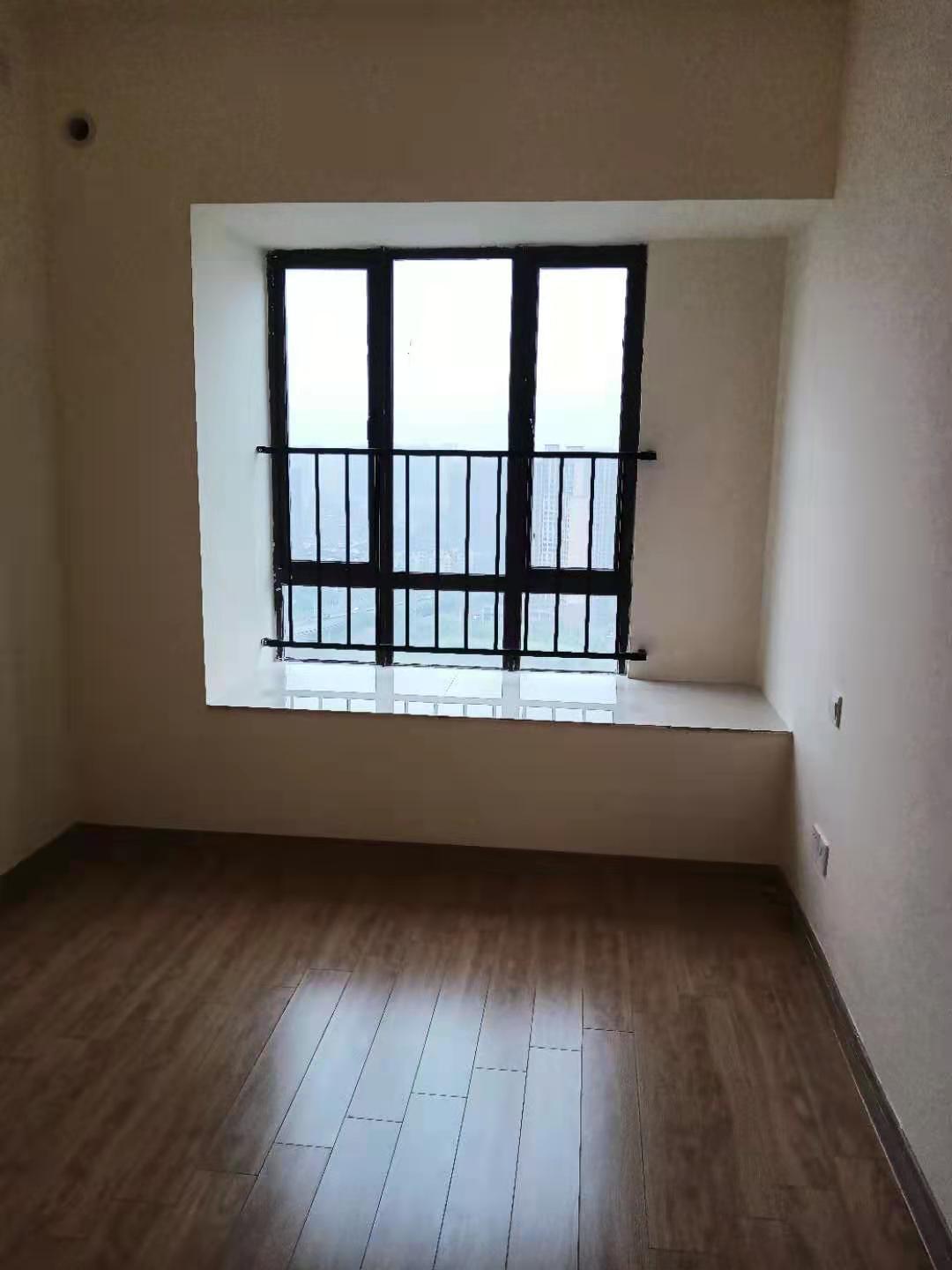 华耀碧桂园十里江湾天汇  3室2厅2卫    1700.0元/月 华耀碧桂园十里江湾天汇  3室2厅2卫    1700.0元/月室内图