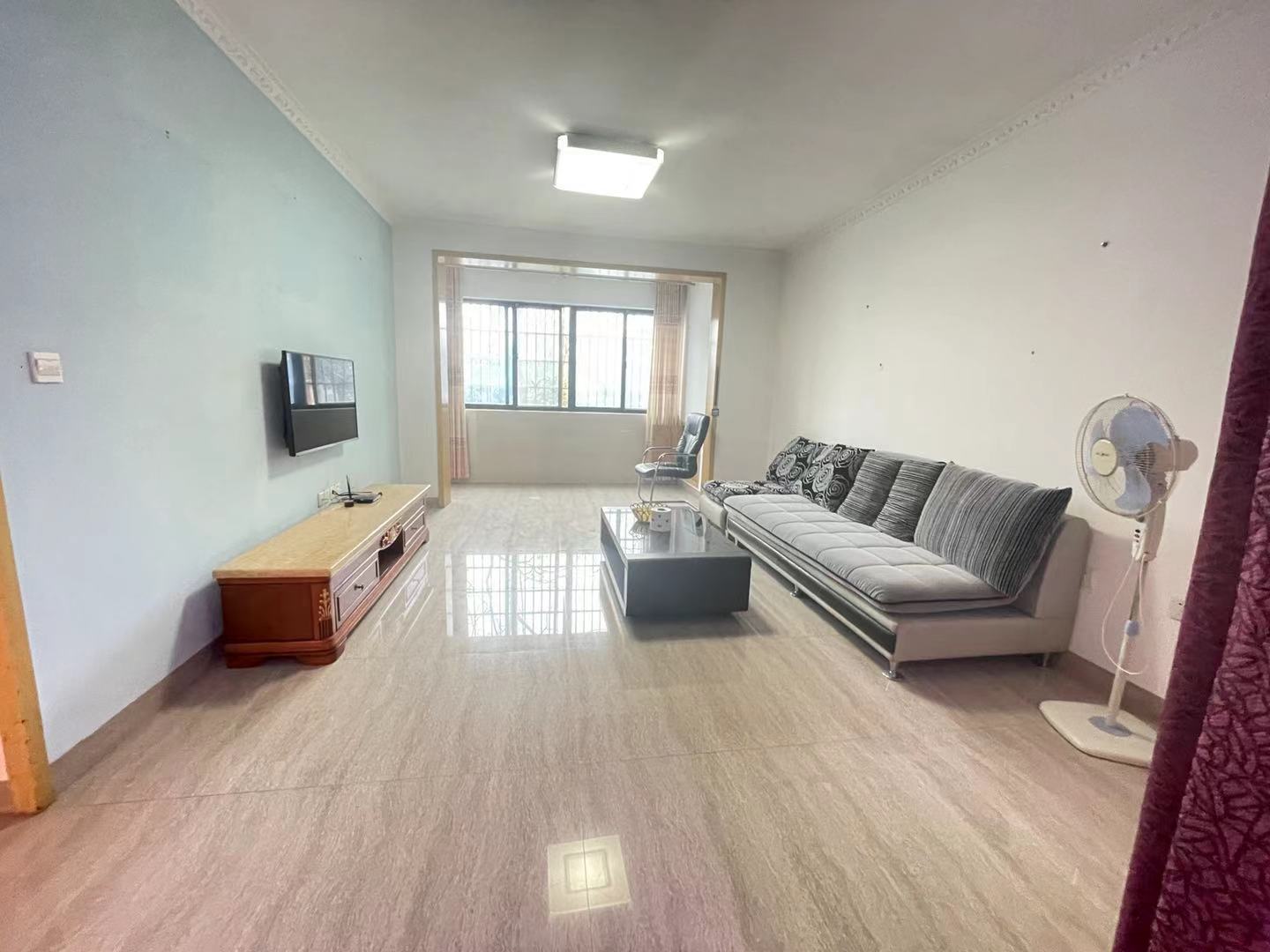 荷塘嘉苑 3室2厅1卫 66.8万 荷塘嘉苑 3室2厅1卫 66.8万客厅