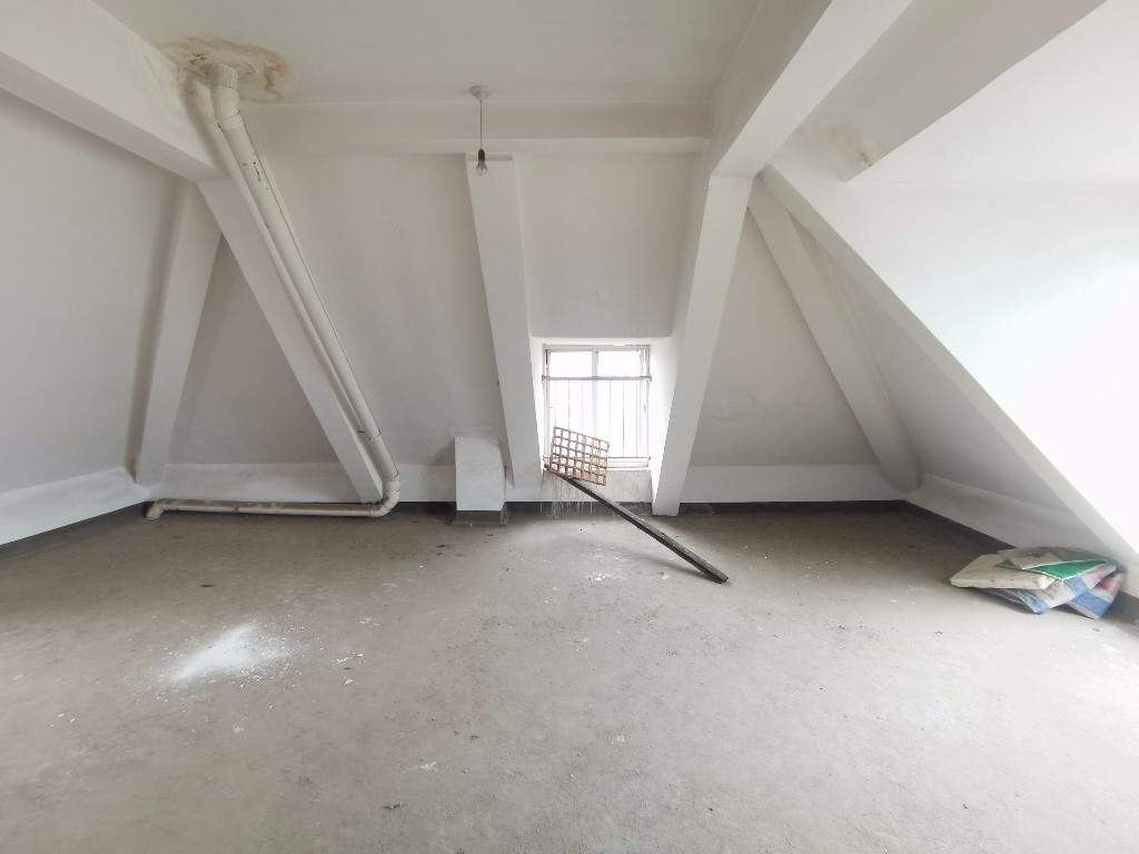 书湘里 5室2厅4卫 68.0万 书湘里 5室2厅4卫 68.0万客厅